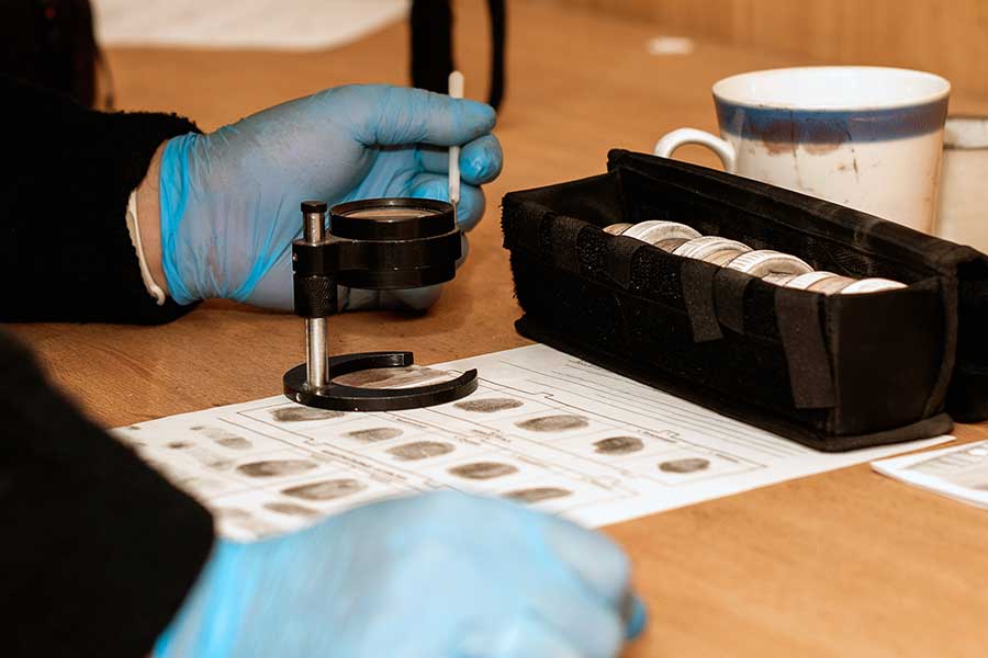 Forensic Engineering & Document Examination