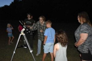 Physics students help bring the stars to Barboursville